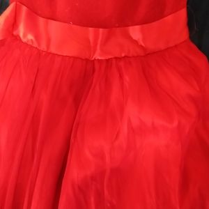Girls dress medium